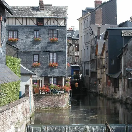 Шале Le De La Vallee *